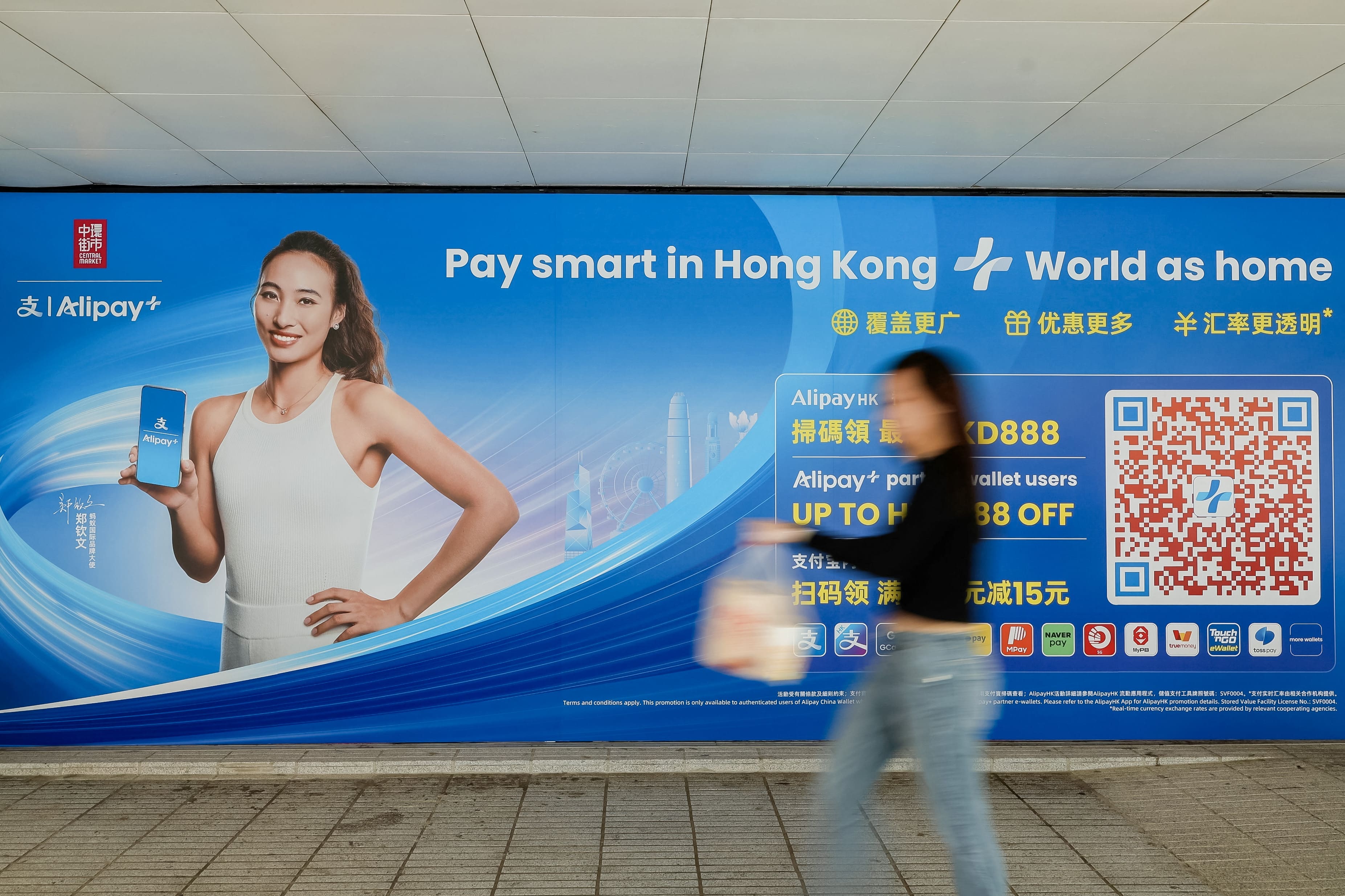 五一跨境遊兩旺 訪港內地、外籍旅客帶動商戶生意額增近200%